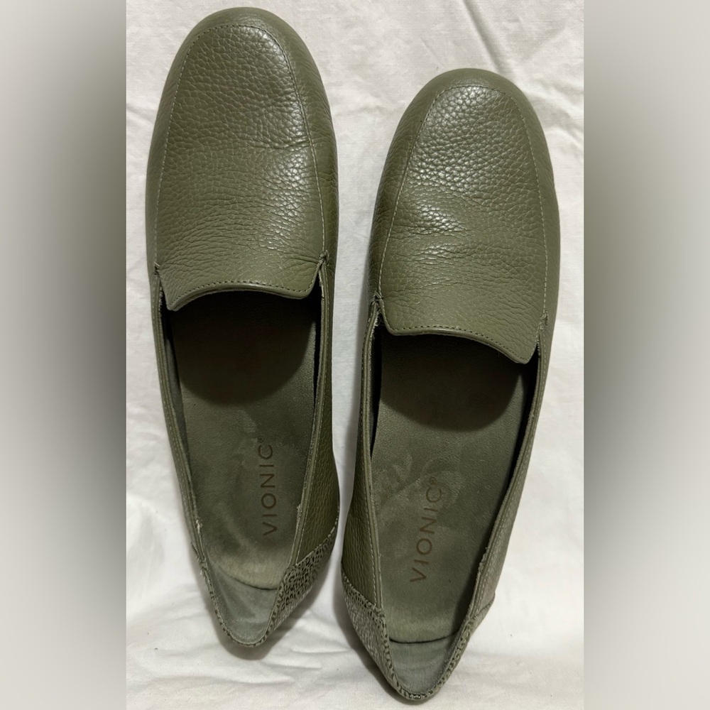 Vionic leather driving moccasins